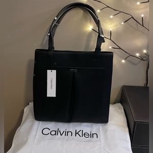 Brand new “Calvin Klein “handbag for women.W-15”x13”inc.Leather,color black.🖤